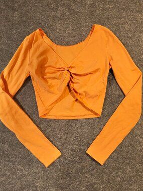 Hollister Twist‑Front Crop Top Orange S